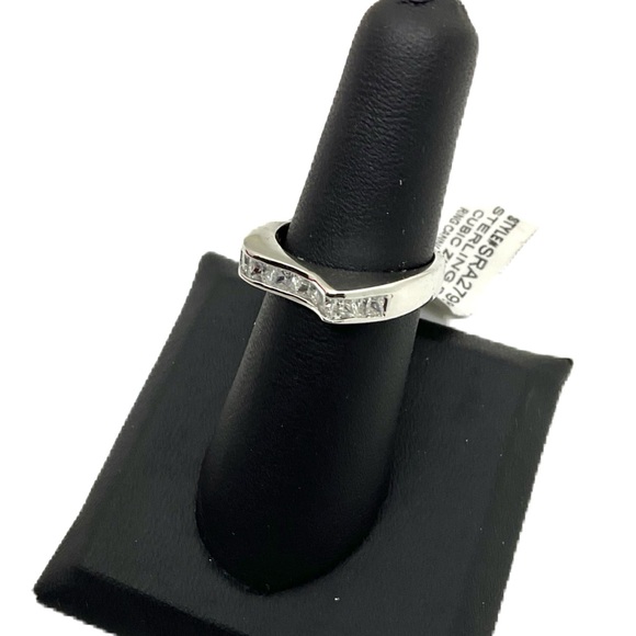 Elegant Silver Band with Clear Stones - Picture 1 of 4